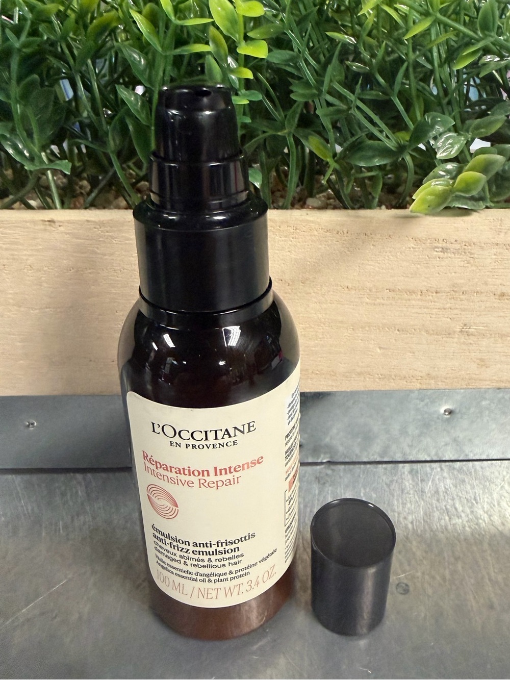 L'Occitane Réparation Intense Anti-Frizz Emulsion - Picture 6 of 7